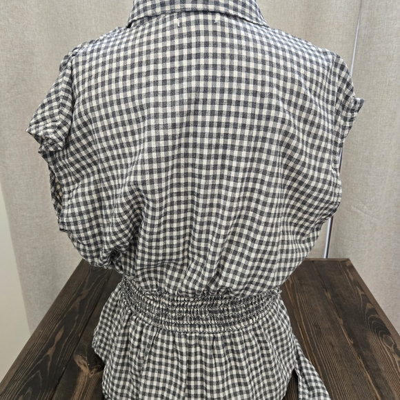 Max Studio Gingham Sleeveless Blouse - Black and White - Picture 3 of 6